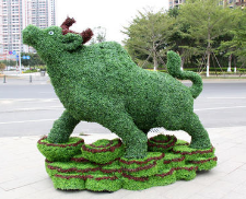 长期制作各种卡通雕塑 真植物花雕造型 绿雕生产厂家