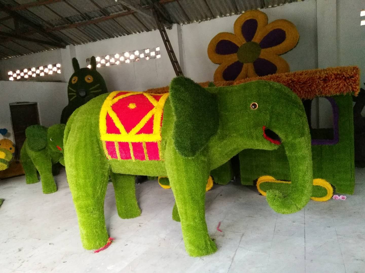 仿真工艺品大象，仿生工艺品造型，大象绿雕造型
