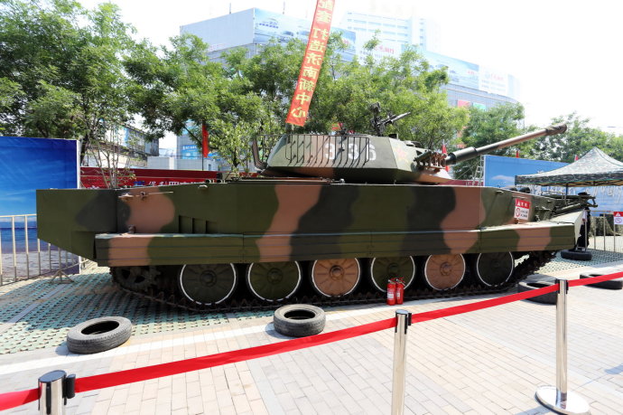 中国国防军事科技军事设备国防教育基地军事模型厂家