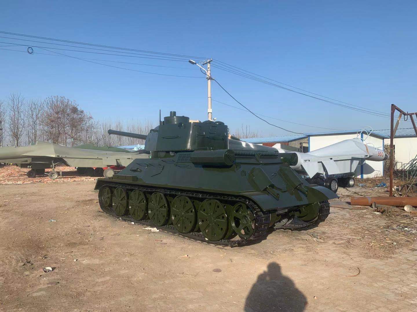 广东军事拓展园区99A-主战坦克模型摆放园林内军事展览效果