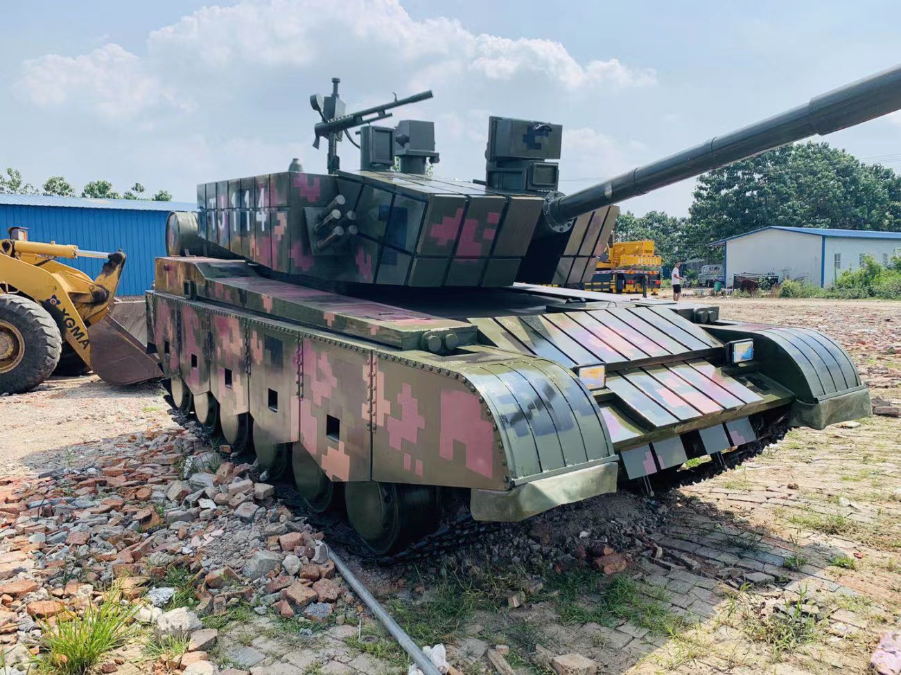 河南军事模型厂家MBT-300坦克可开动