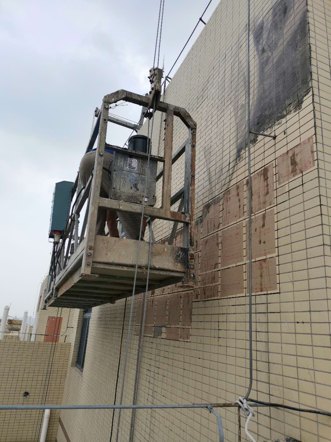 东莞东城区外墙贴瓷砖补漏防水