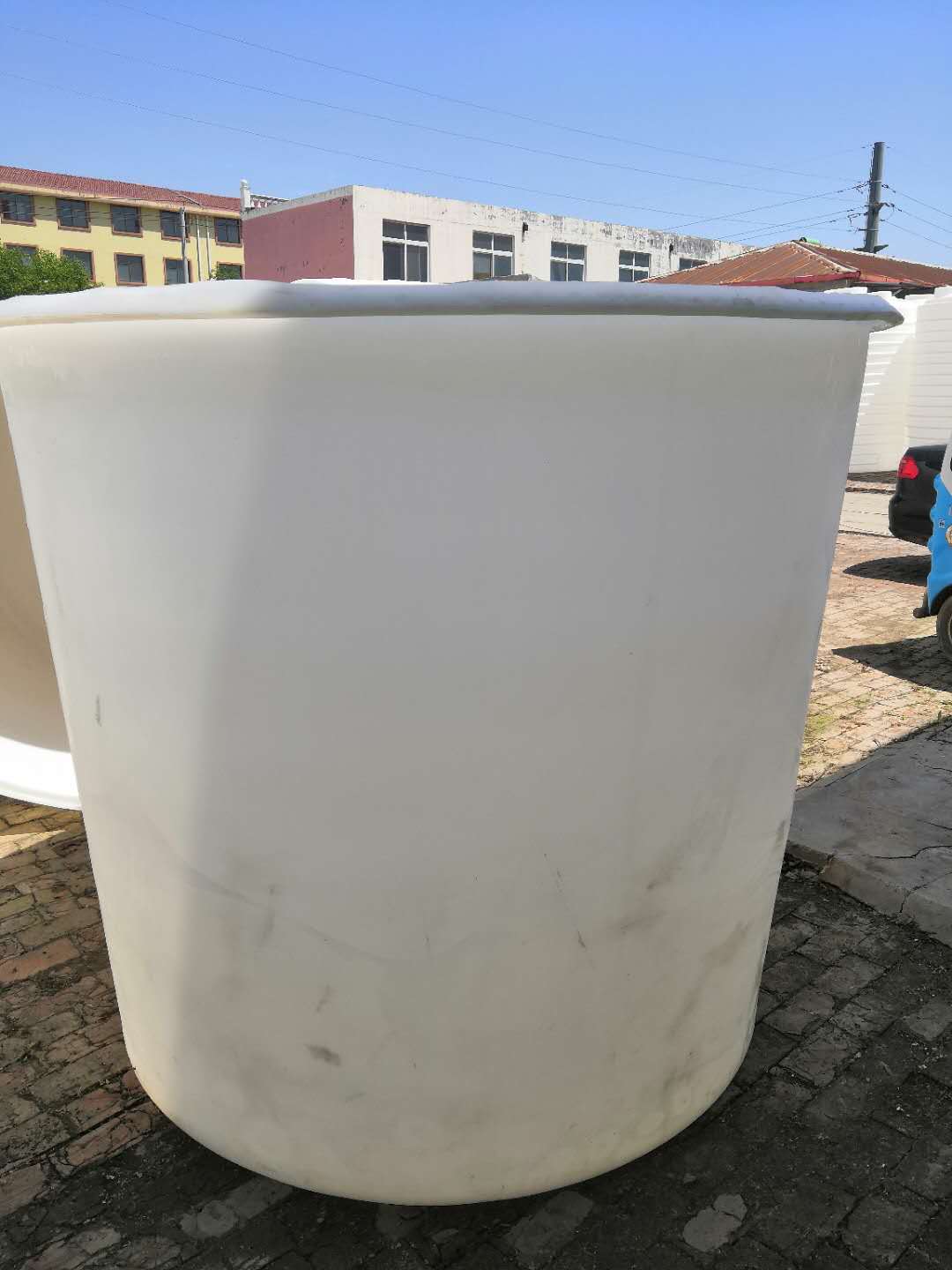 山东厂家蓝盾塑业供应３０００Ｌ大口腌制桶